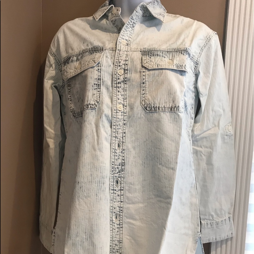 Woman’s Joe’s Jeans button down blue shirt